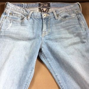 Lucky Brand jeans, sits a little below the waist, size 29/8